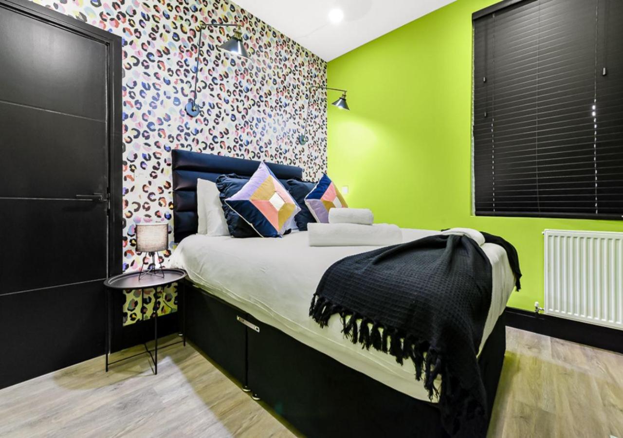Bright & Colourful House - Best For A Large Groups London Exterior photo